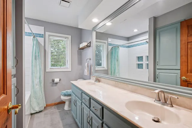 $529,900 | 475 Oak Hill Road, Chaska, MN 55318