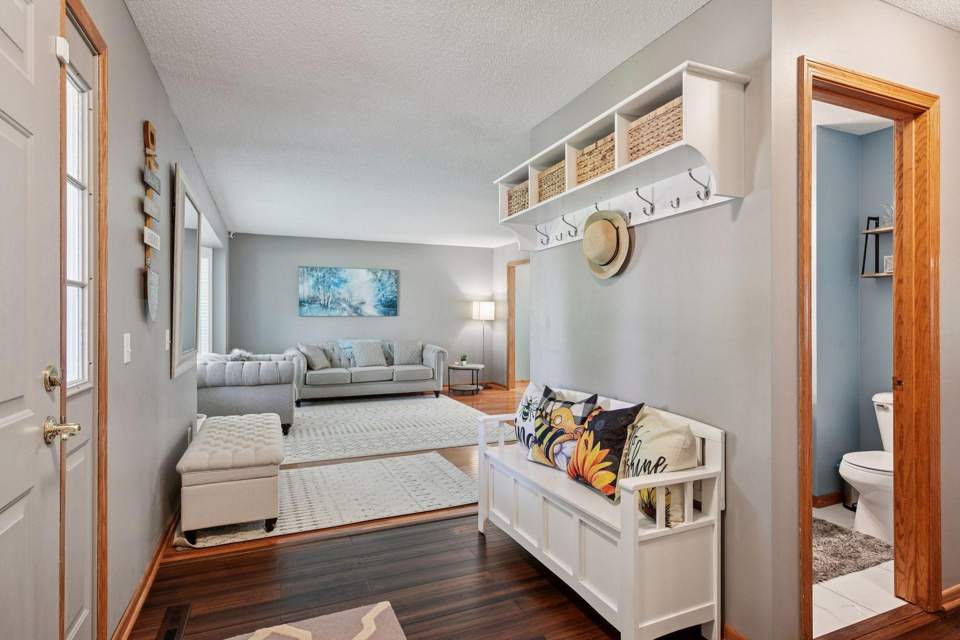 475 Oak Hill Road Chaska, MN 55318 - Photo 3 of 44