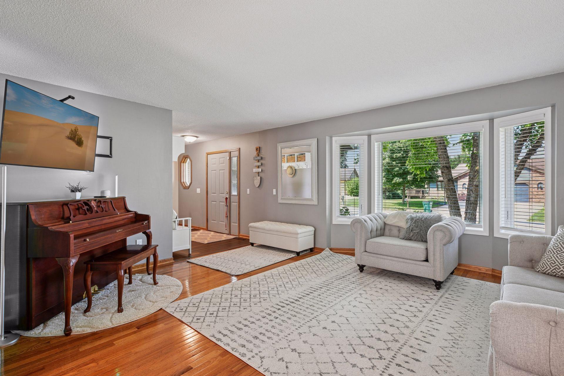 475 Oak Hill Road Chaska, MN 55318 - Photo 5 of 44