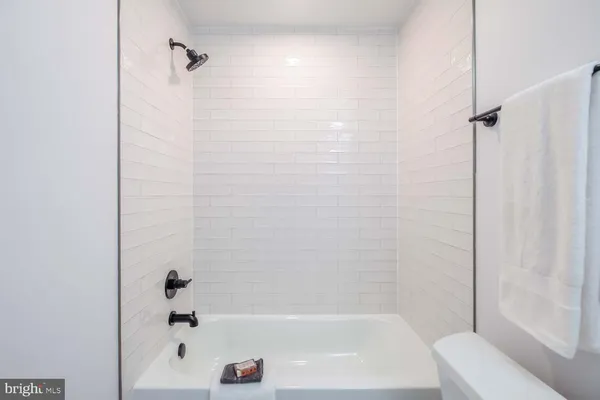 $2,400 | 2601 30th Street Northeast, Unit 11, Washington, DC 20018