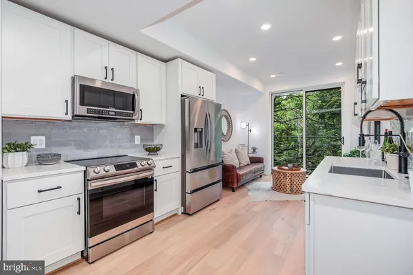 $2,400 | 2601 30th Street Northeast, Unit 11, Washington, DC 20018