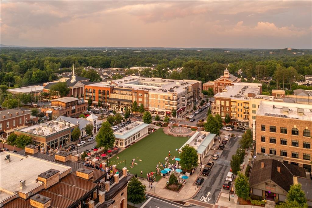 7230 Summit Place Alpharetta, GA 30009 - Photo 32 of 37 a view of a city
