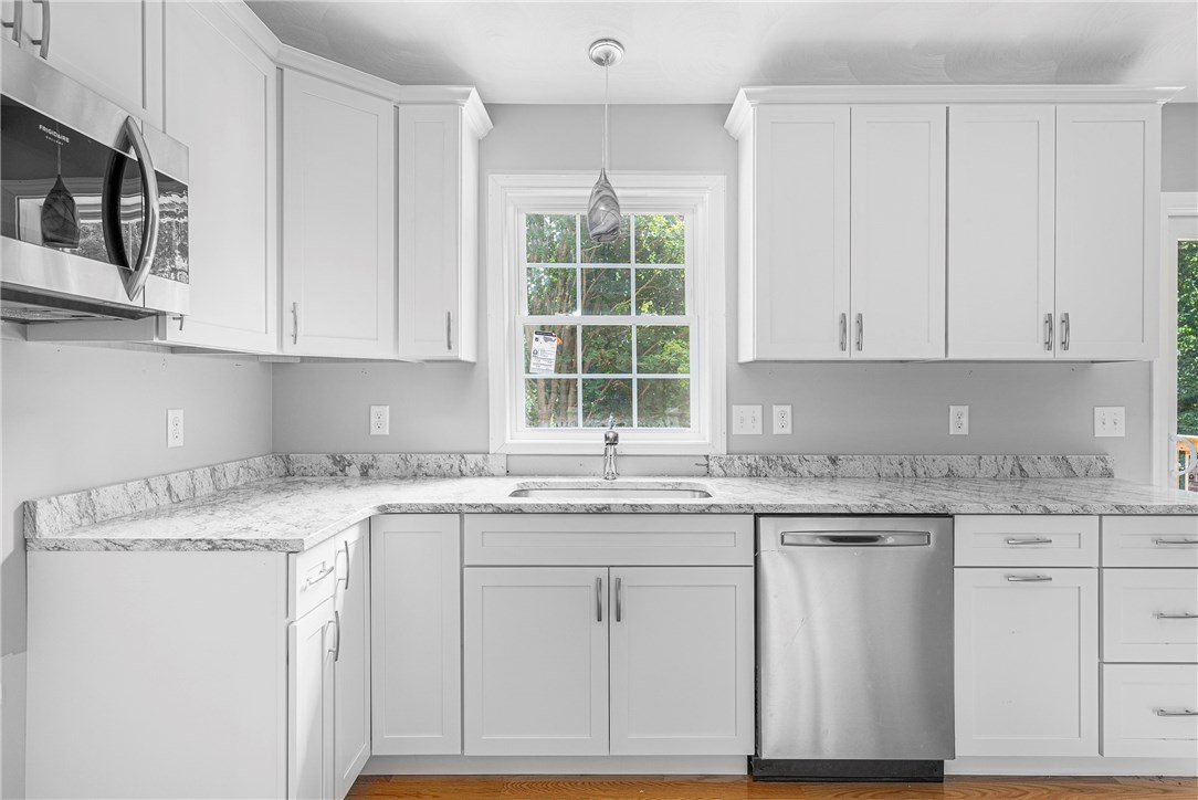 808 Frenchtown Road East Greenwich, RI 02818 - Photo 4 of 23