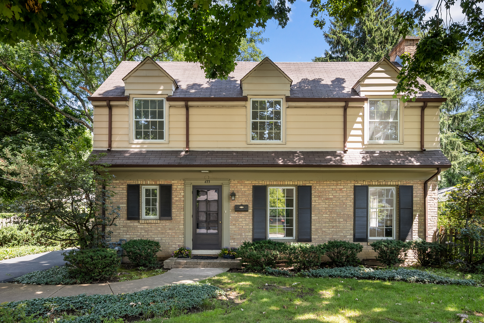 633 Forest Road Glenview, IL 60025 - Photo 1 of 25 Gallery Image 1