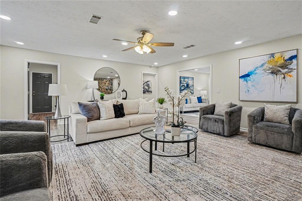 577 Simone Way Stone Mountain, GA 30087 - Photo 4 of 44