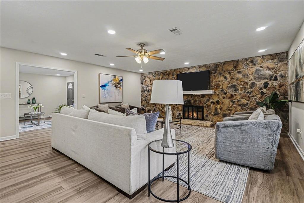 577 Simone Way Stone Mountain, GA 30087 - Photo 7 of 44