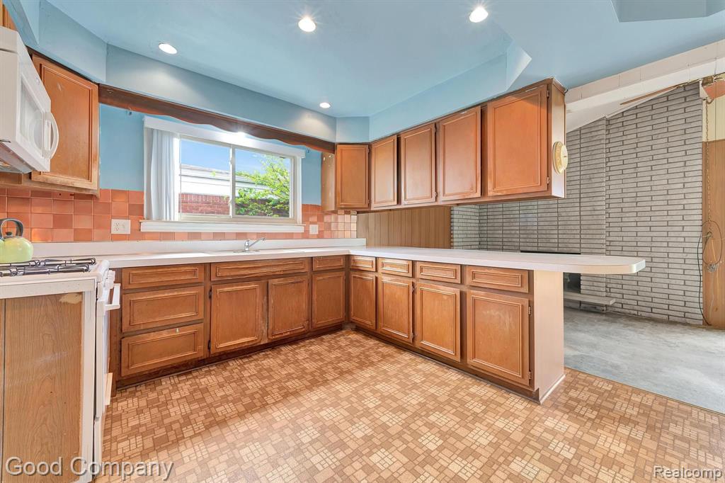 14066 Twelve Mile Road Warren, MI 48088 - Photo 9 of 36 Gallery Image 9