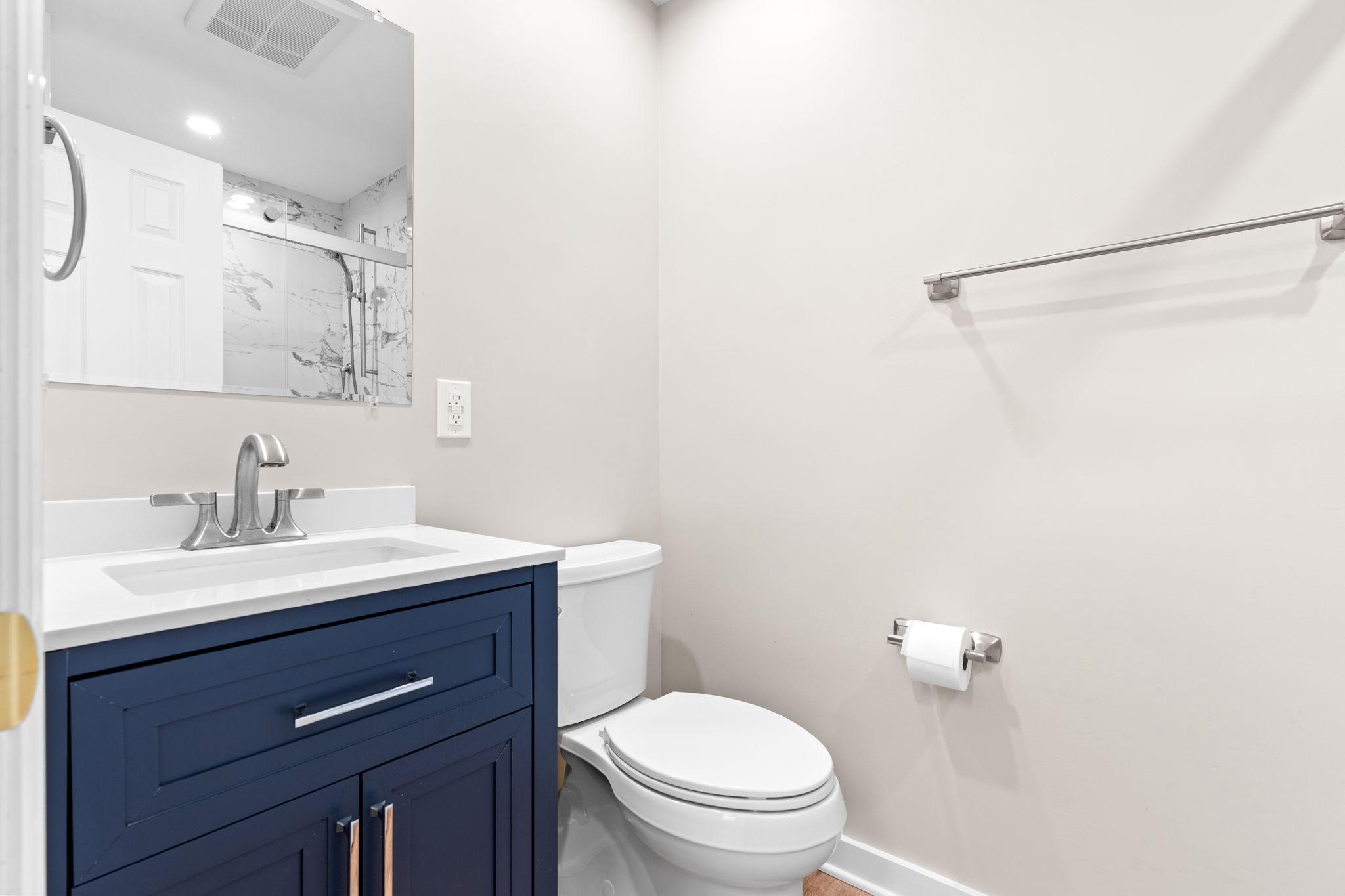 5002 Burkittsville Road Jefferson, MD 21755 - Photo 16 of 40 Bathroom on Main Level Full