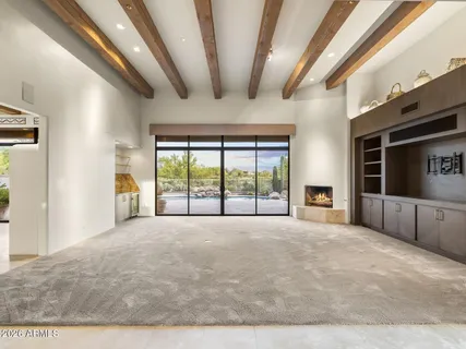 a view of livingroom with furniture