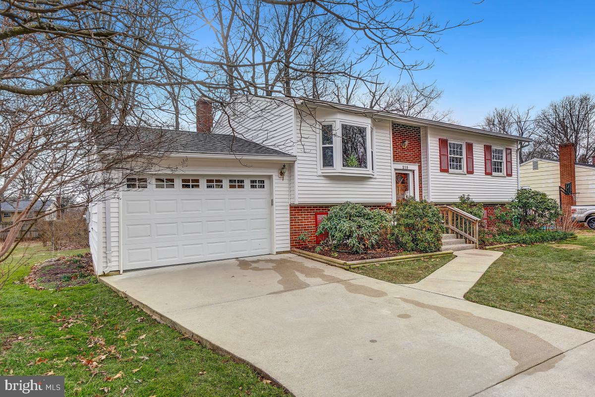 215 Rolling Road Gaithersburg, MD 20877 - Photo 2 of 31 Gallery Image 2