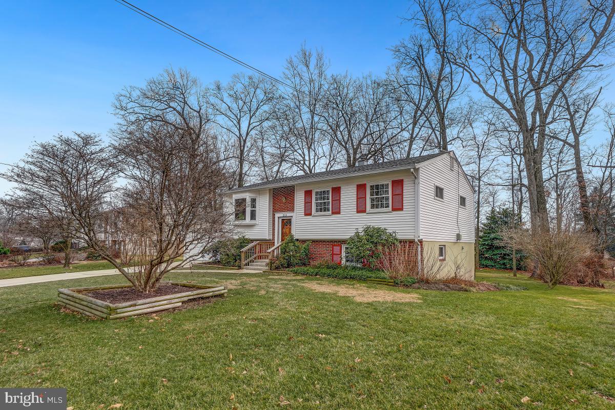 215 Rolling Road Gaithersburg, MD 20877 - Photo 3 of 31 Gallery Image 3