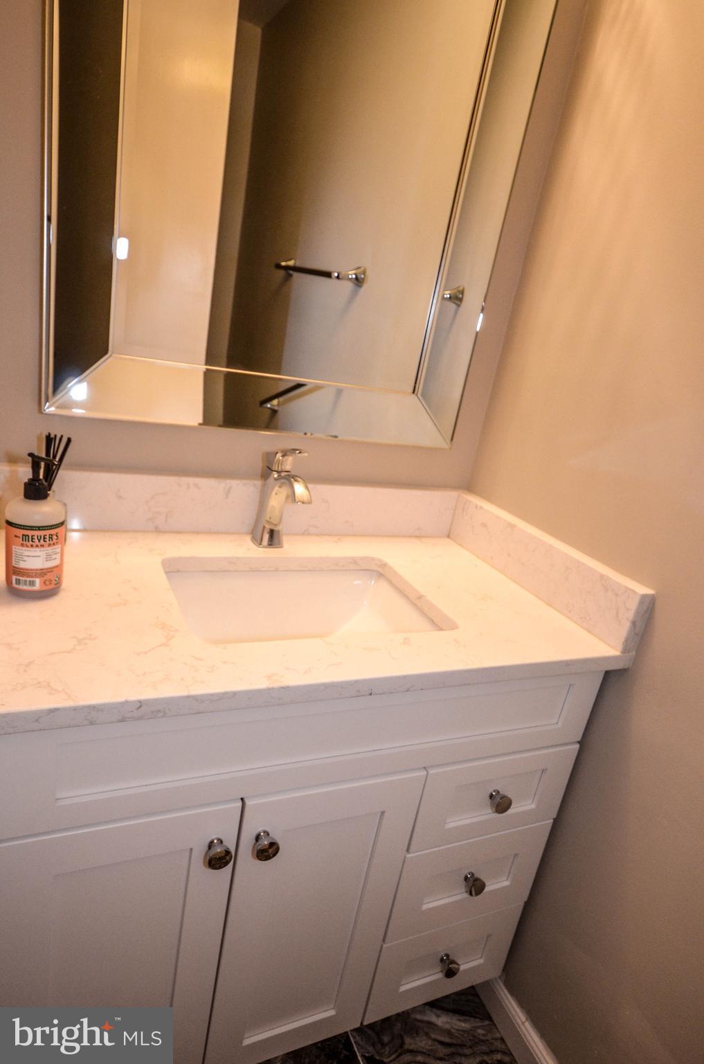 7312 Greentree Road Bethesda, MD 20817 - Photo 19 of 23