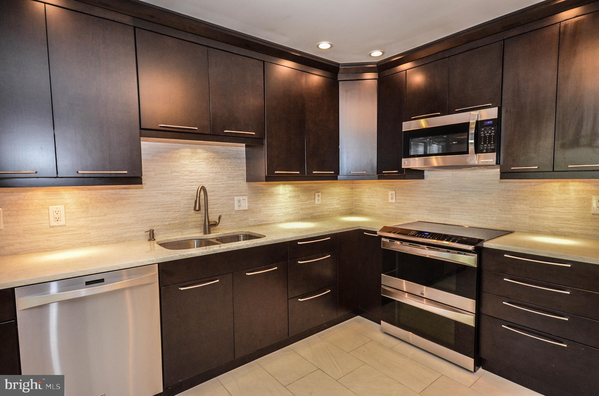 7312 Greentree Road Bethesda, MD 20817 - Photo 7 of 23