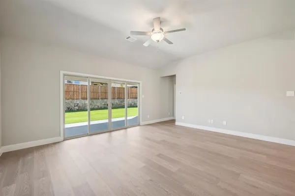 $3,200 | 2208 Palomino Lane, Seagoville, TX 75159