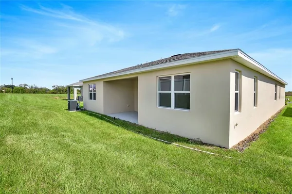 $384,950 | 1011 Wisteria Way, Dundee, FL 33838