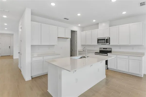 $384,950 | 1011 Wisteria Way, Dundee, FL 33838