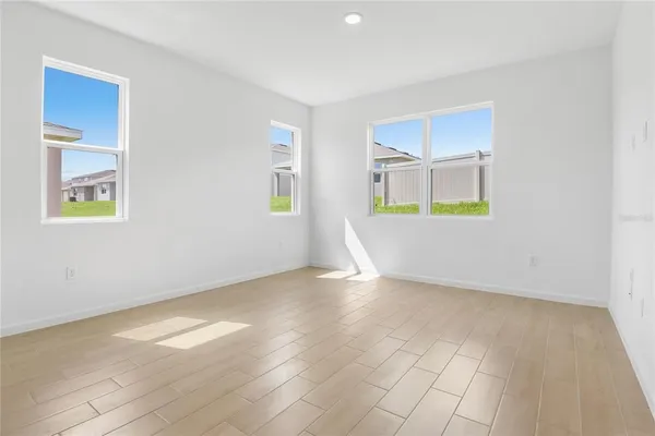 $384,950 | 1011 Wisteria Way, Dundee, FL 33838