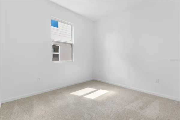 $384,950 | 1011 Wisteria Way, Dundee, FL 33838