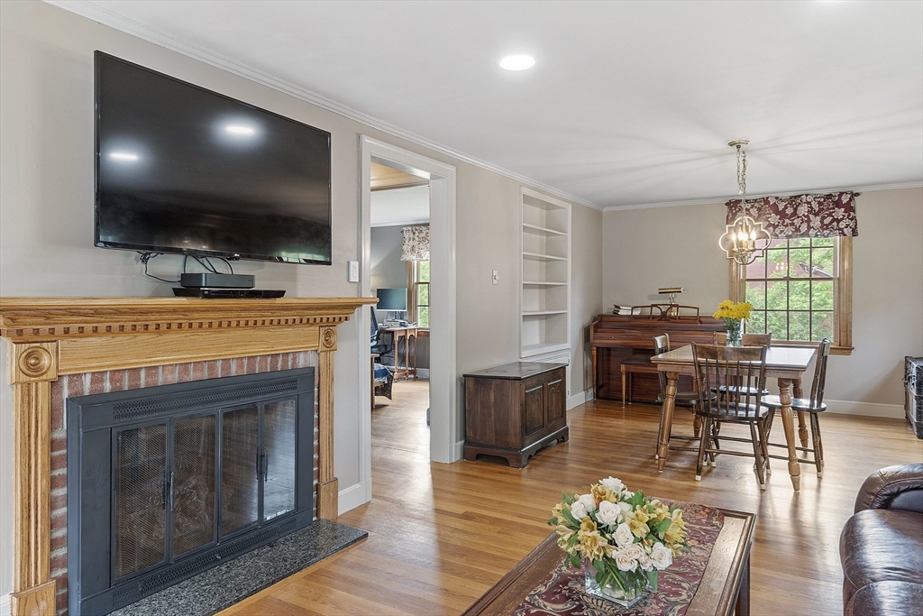 153 Tahattawan Road Littleton, MA 01460 - Photo 7 of 38 Gallery Image 7