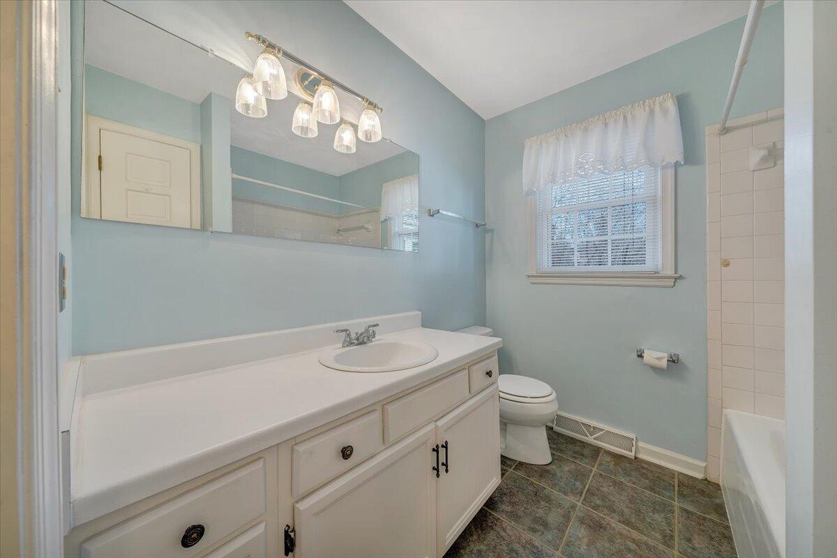 1915 McVitty Road Salem, VA 24153 - Photo 31 of 60 31-MIB05201
