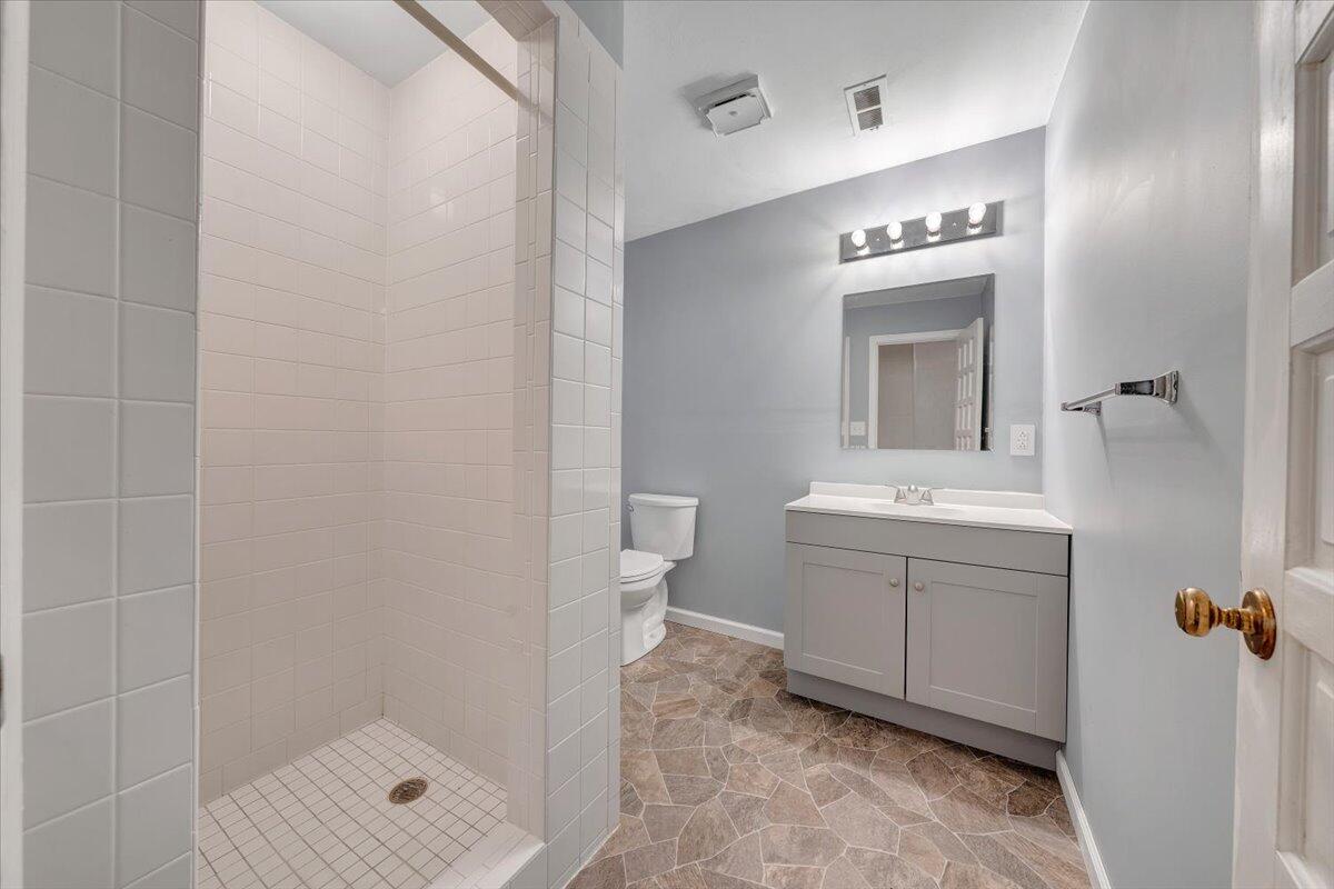 1915 McVitty Road Salem, VA 24153 - Photo 42 of 60 42-MIB05306