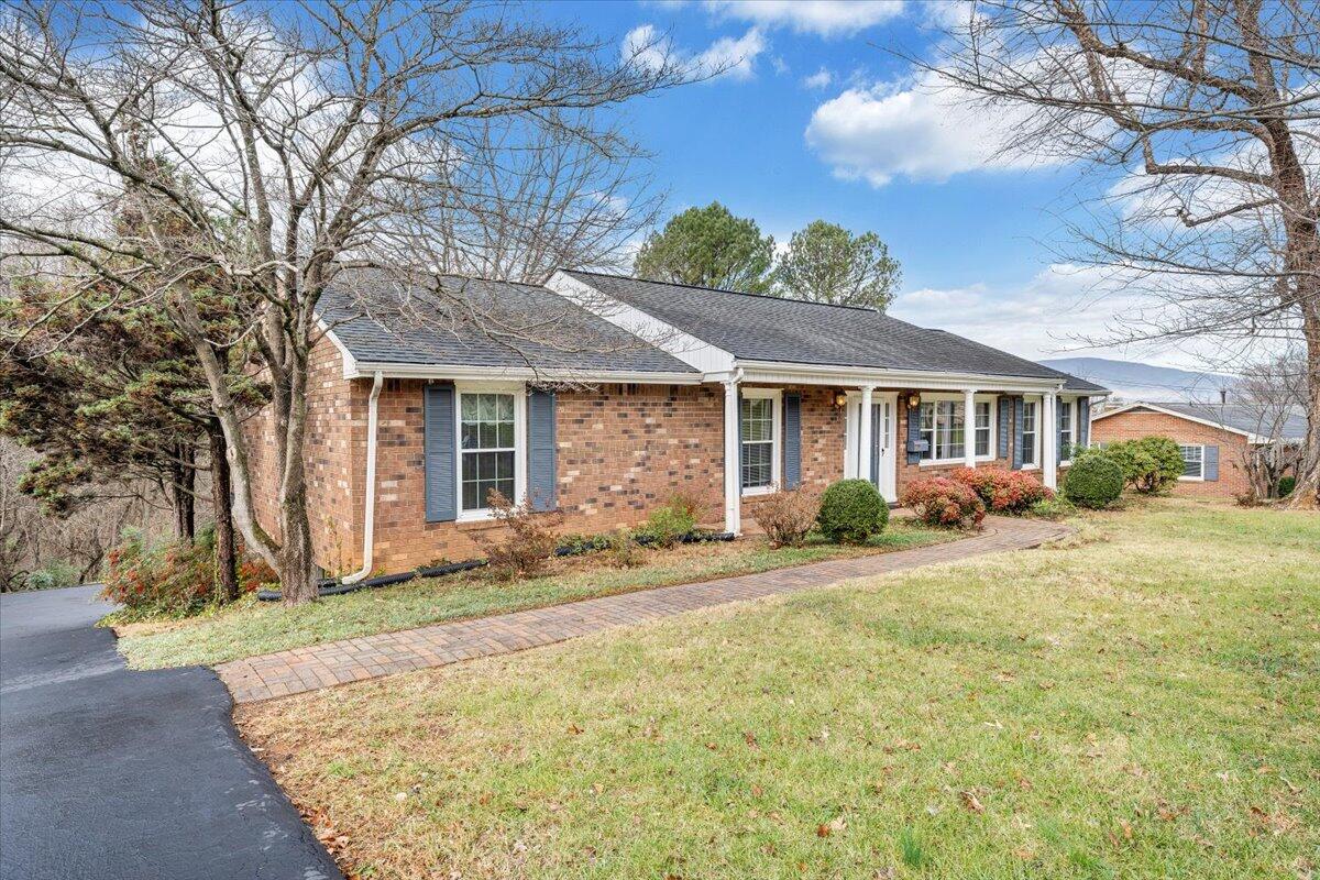 1915 McVitty Road Salem, VA 24153 - Photo 53 of 60 53-MIB05339