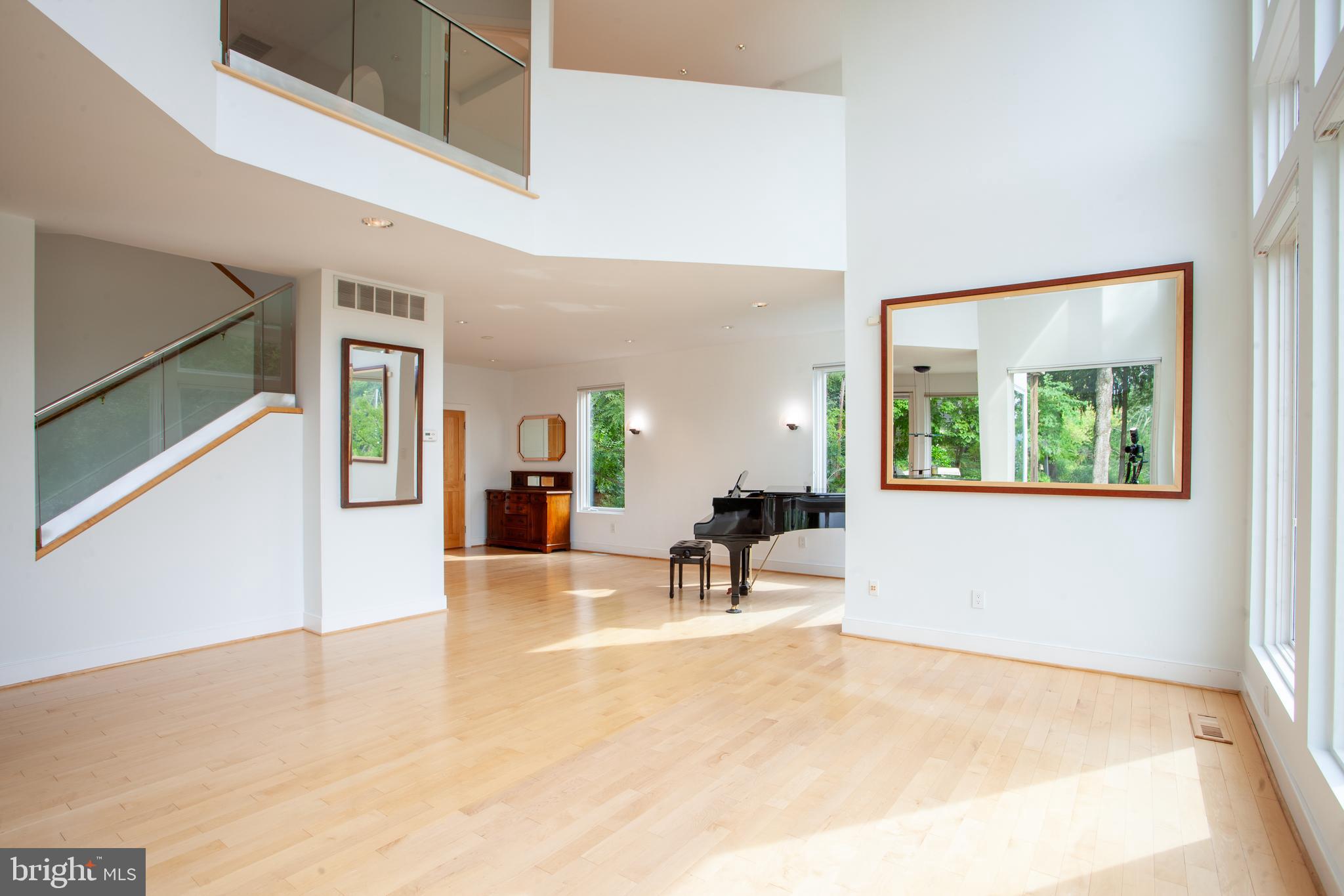 163 Edge Way Arnold, MD 21012 - Photo 16 of 77 Living Room