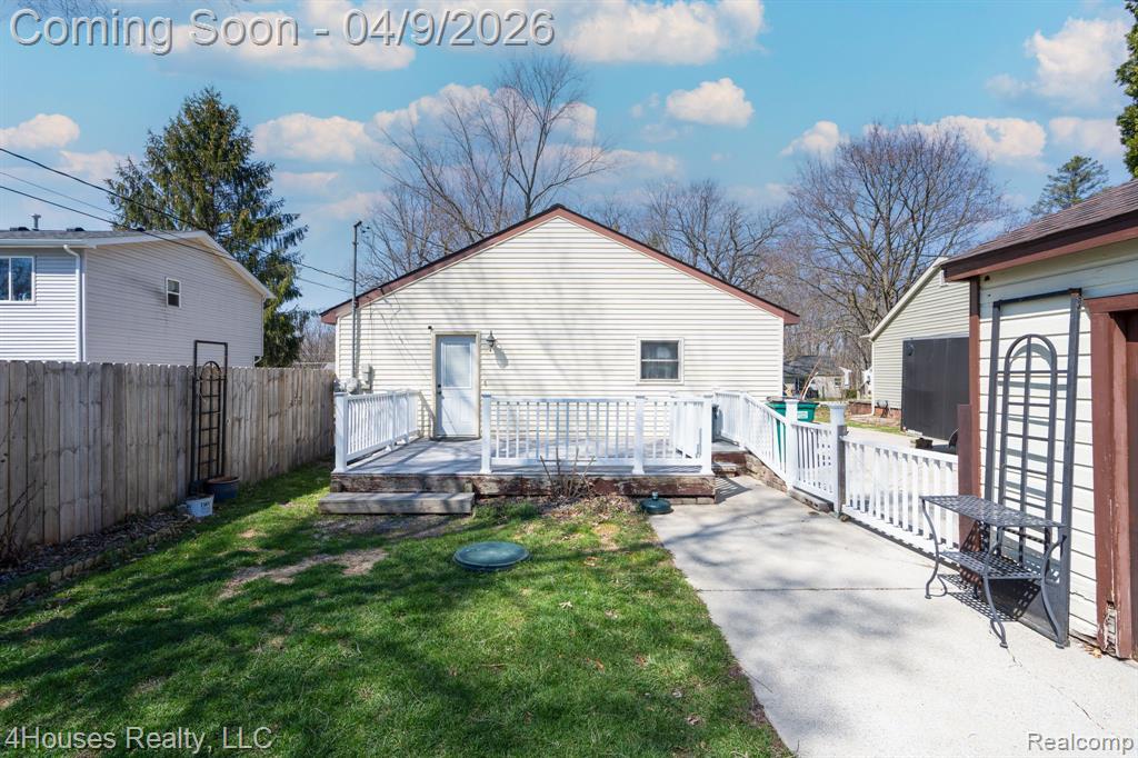 516 East Glass Road Ortonville, MI 48462 - Photo 7 of 27 Gallery Image 7