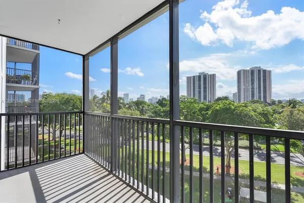 $1,649 | 3101 North Country Club Drive, Unit 504, Aventura, FL 33180