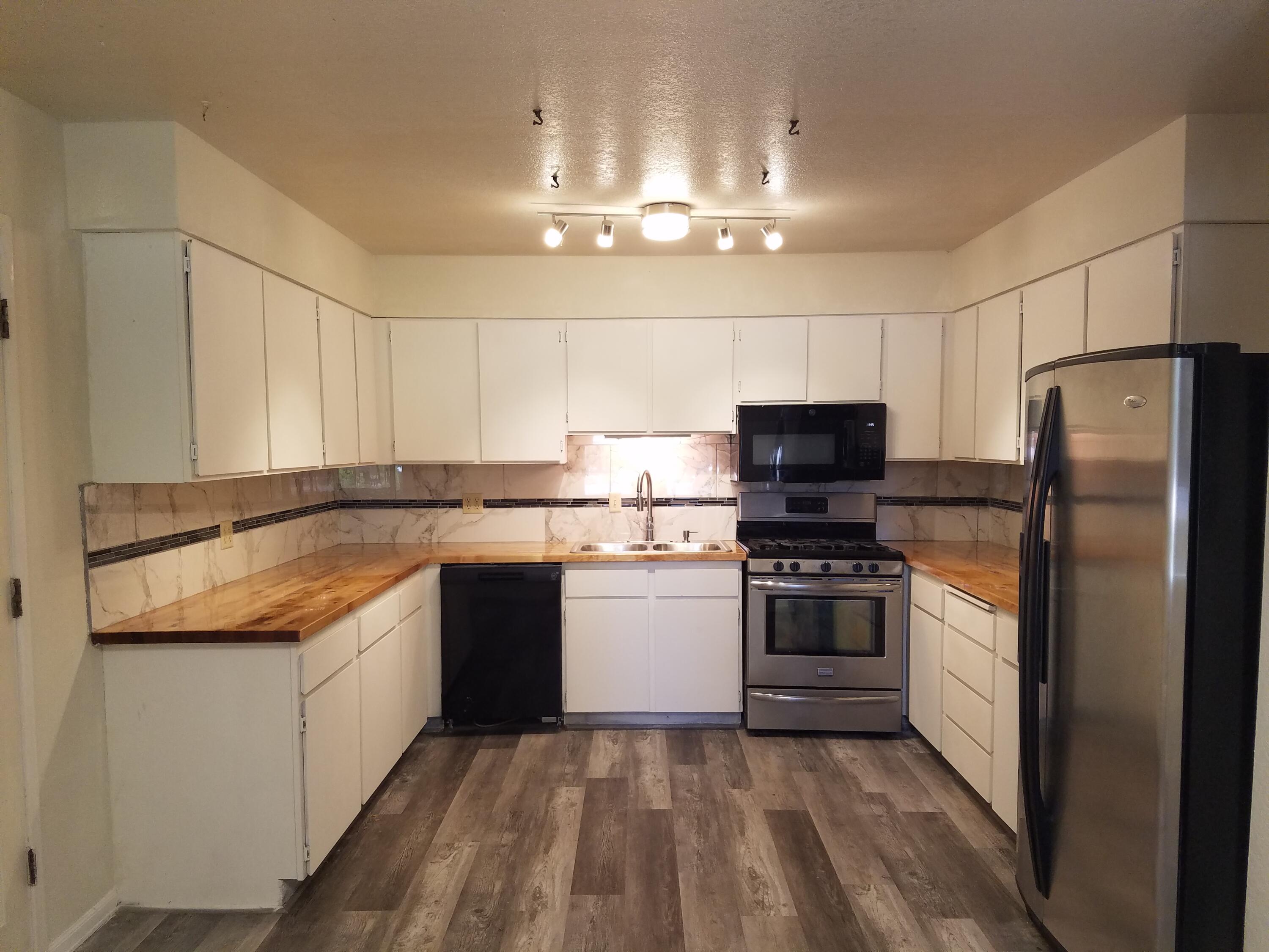 8118 Starlite Pines Road Shingletown, CA 96088 - Photo 11 of 32 KITCHEN