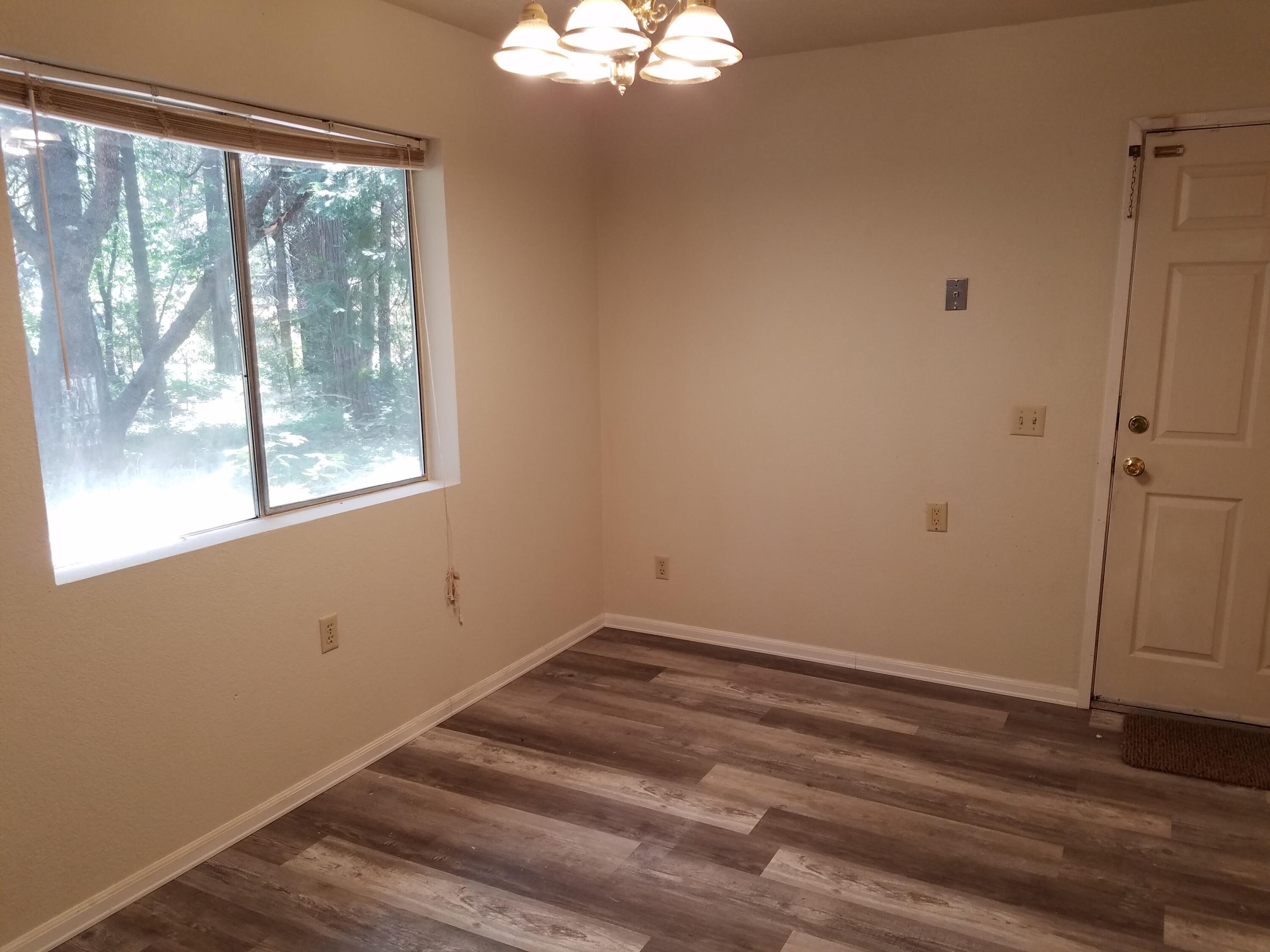 8118 Starlite Pines Road Shingletown, CA 96088 - Photo 16 of 32 DINING AREA V2