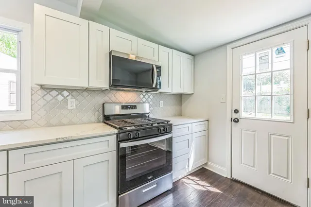 $309,900 | 707 Moores Lane, New Castle, DE 19720