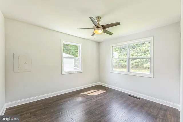 $309,900 | 707 Moores Lane, New Castle, DE 19720