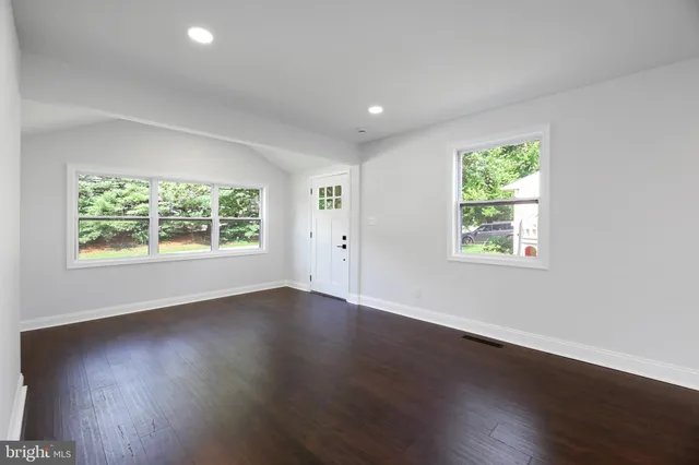 $309,900 | 707 Moores Lane, New Castle, DE 19720