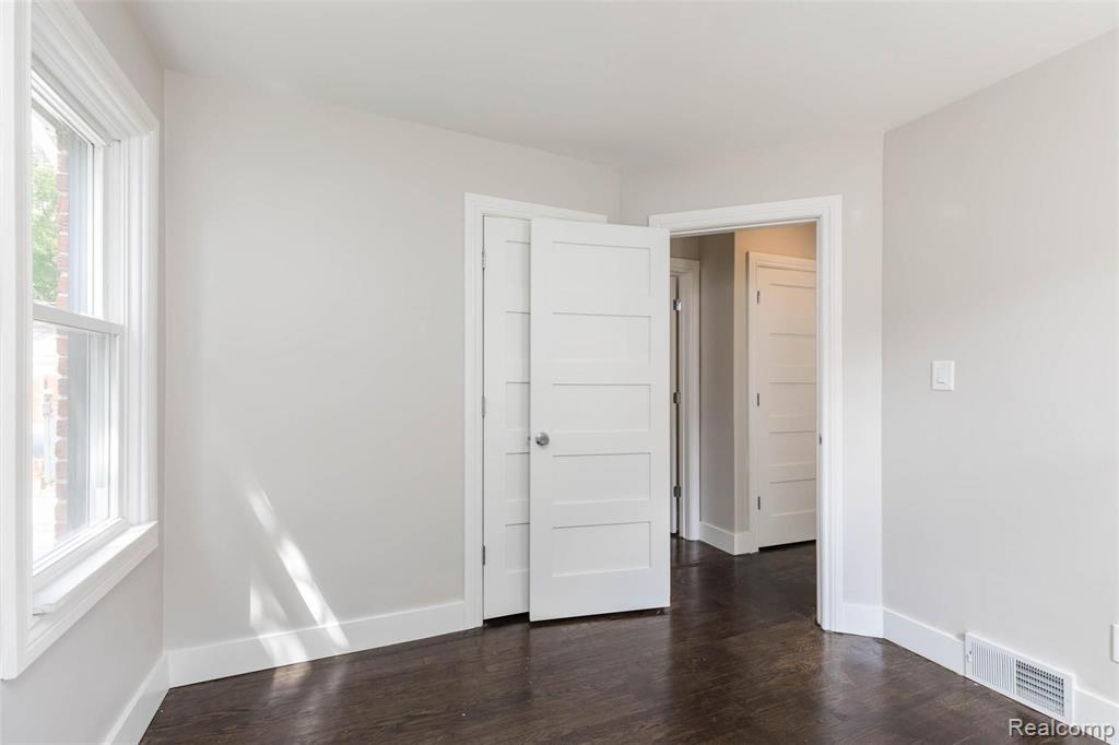 21712 Newcastle Road Harper Woods, MI 48225 - Photo 31 of 38