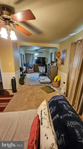 a bed room with a bed