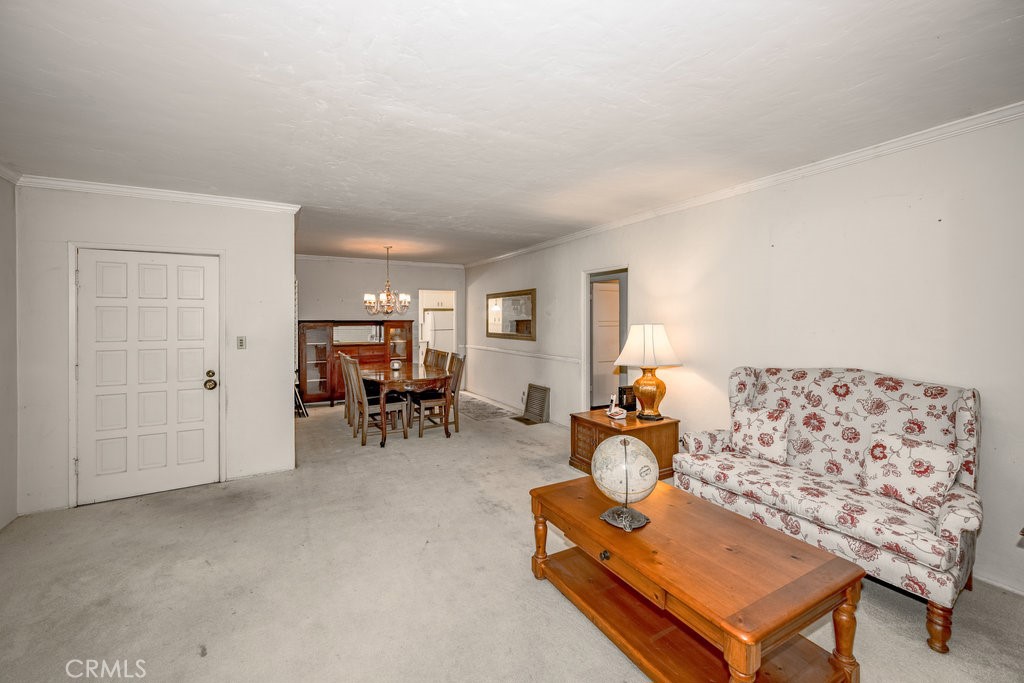 2437 Florence Avenue Arcadia, CA 91007 - Photo 9 of 34