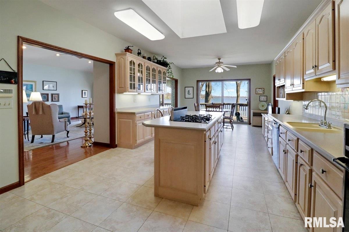 24 North Hickory Point Lane Springfield, IL 62712 - Photo 13 of 50