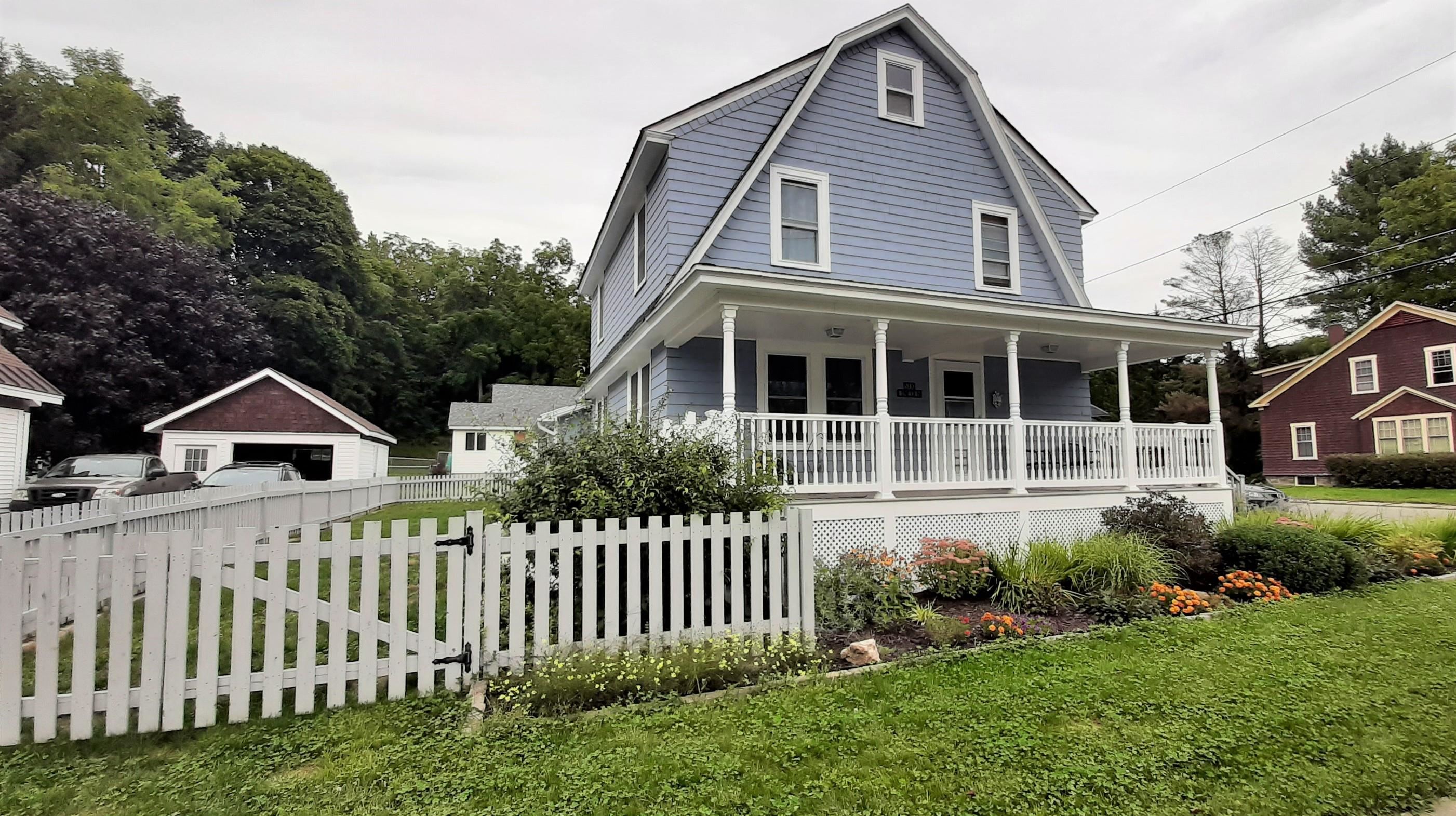 6 Lincoln Street Springfield, VT 05156 - Photo 2 of 40