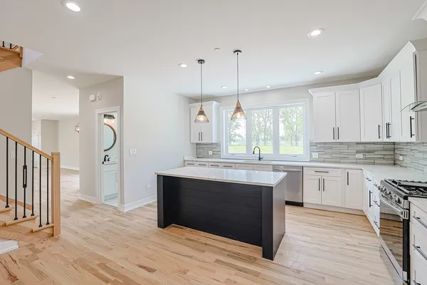 $629,000 | 7948 West 74th Avenue, Bridgeview, IL 60455
