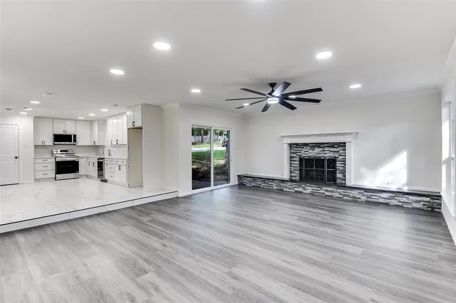 $2,700 | 258 Somerset Terrace, Bedford, TX 76022