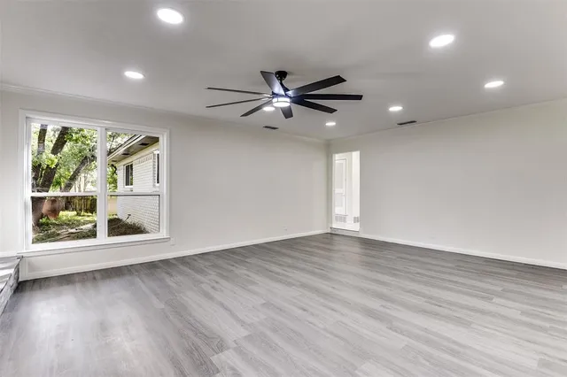 $2,700 | 258 Somerset Terrace, Bedford, TX 76022