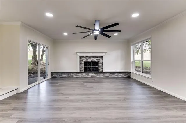 $2,700 | 258 Somerset Terrace, Bedford, TX 76022