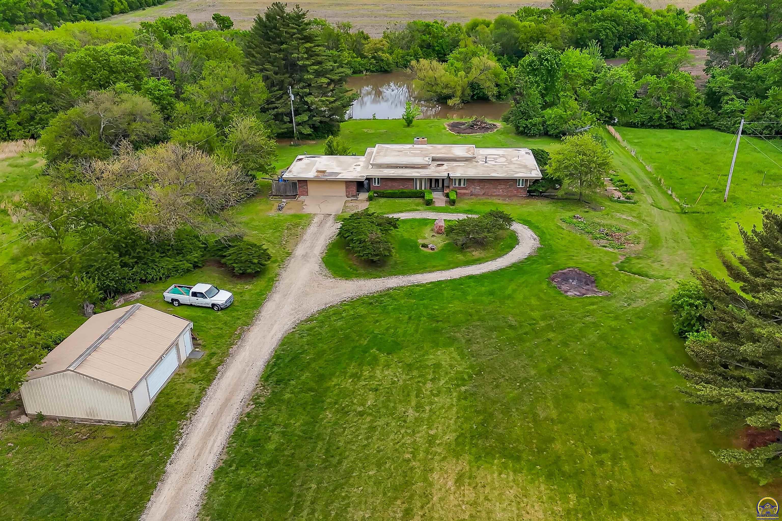 5810 Southeast Croco Road Berryton, KS 66409 - Photo 2 of 52