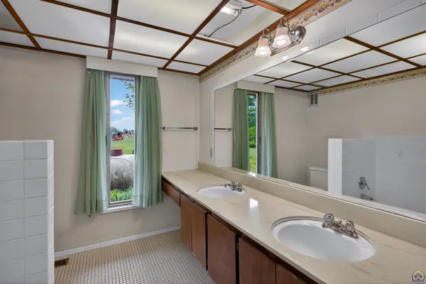 $499,900 | 5810 Southeast Croco Road, Berryton, KS 66409