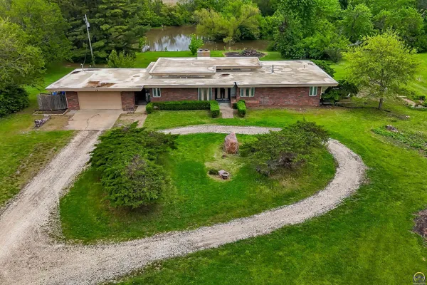 $499,900 | 5810 Southeast Croco Road, Berryton, KS 66409