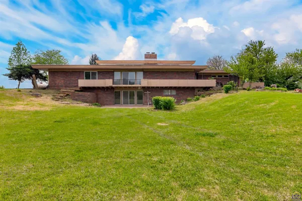 $499,900 | 5810 Southeast Croco Road, Berryton, KS 66409