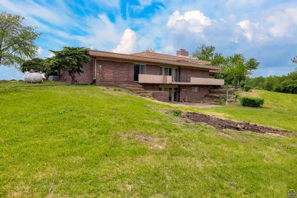 $499,900 | 5810 Southeast Croco Road, Berryton, KS 66409