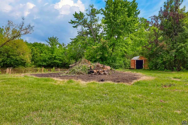 $499,900 | 5810 Southeast Croco Road, Berryton, KS 66409