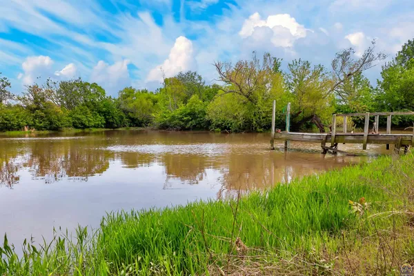 $499,900 | 5810 Southeast Croco Road, Berryton, KS 66409
